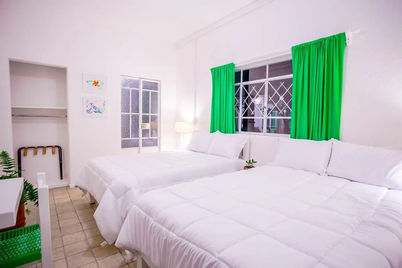 Casa Bruselas Guadalajara 2*,